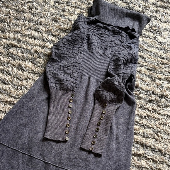 ✨Elegant Korean Fashion Swearer Dress✨ - Picture 3 of 3